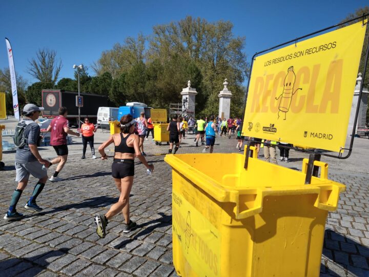 La acción de reciclaje del Ayuntamiento de Madrid y Ecoembes durante el Zurich Rock ‘n’ Roll Running Series Madrid se salda con éxito